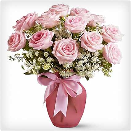 Pink-Dozen-Roses-and-Lace
