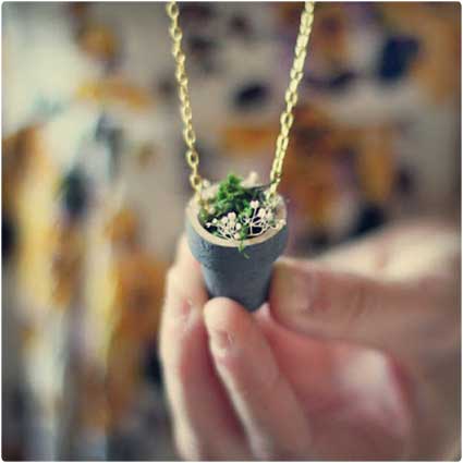 Potted-Plant-Necklace