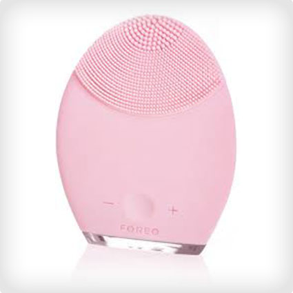 Foreo Luna Facial Cleansing and Anti-Aging Device