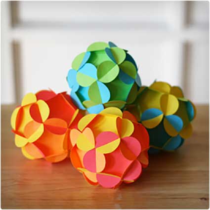 How-to-Make-3D-Paper-Ball-Ornaments