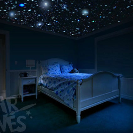 Glow in the dark stars room idea - DIY Star Ceiling