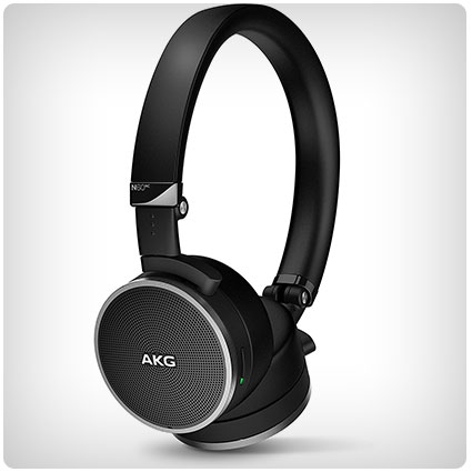 AKG Noise Canceling Headphone