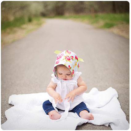 Make A Baby Bonnet From Two Fat Quarters