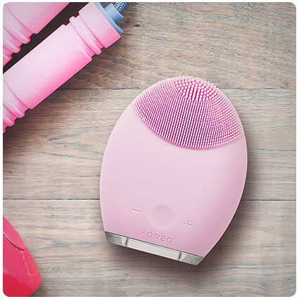 Foreo Luna Face Exfoliator Cleaning Device