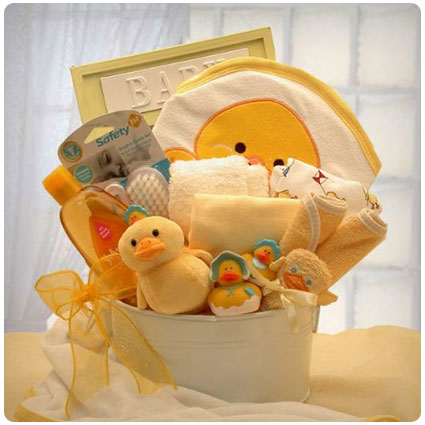 Neutral Baby Bathtub Gift Basket