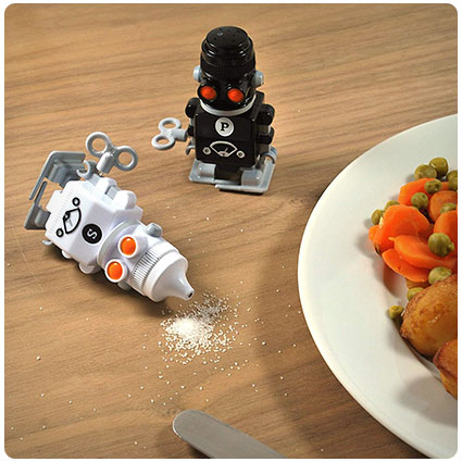 Wind-up Robot Salt & Pepper Shakers