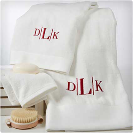 Monogram-Embroidered-Bath-Towel-Set