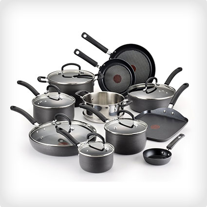 T-fal Hard Anodized Scratch-Resistant Titanium 17-Piece Cookware Set