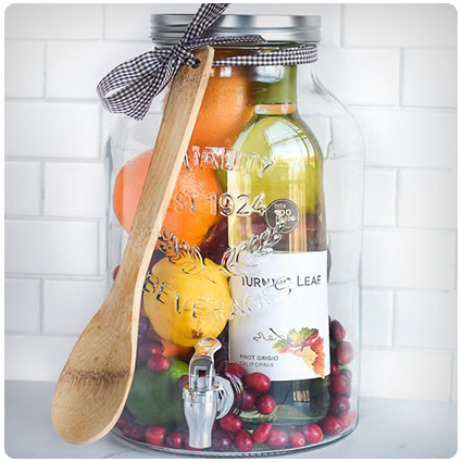 DIY Gift Idea: White Wine Sangria for Friends