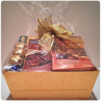 California Delicious Holiday Gold Rush Gift Basket