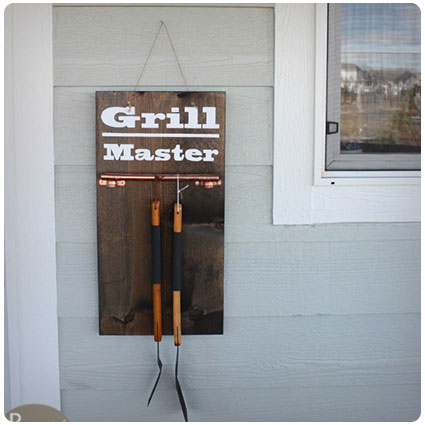 Diy Hanging Groll Tool Display Sign