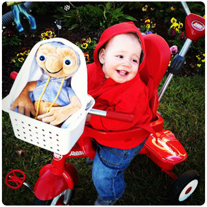 Hilarious Diy Toddler E.T. Costume (with a tricycle)