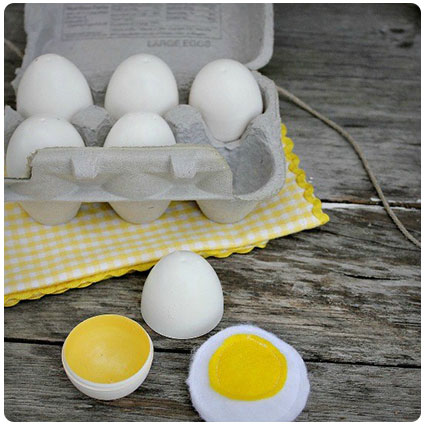 How to Make Play Kitchen Food using Plastic Eggs