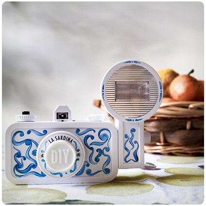 Lomography La Sardina & Flash DIY Edition