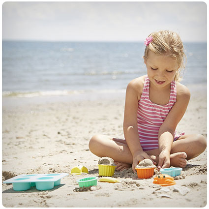 Melissa & Doug Seaside Sidekicks Sand Cupcake Play Set