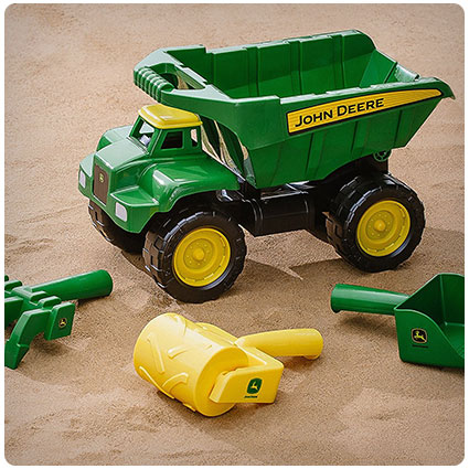 TOMY John Deere Big Scoop Dump Truck with Sand Tools